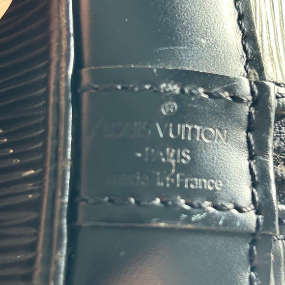 Louis Vuitton Alma Epi Leather Bag - Picture 11 of 12